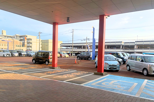 雨の日も安心な屋根付き駐車場